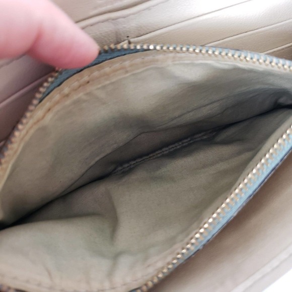 Chloe Tri-Color Wallet in Green, Peach, and Beige - Picture 7 of 13